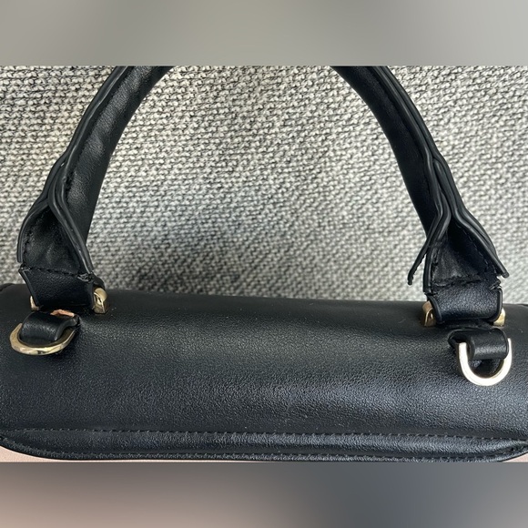 Elegant Black and Pink Satchel with Gold Accent - Picture 5 of 16